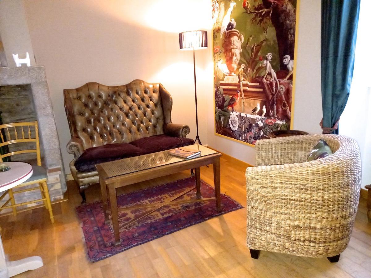 Bed and Breakfast Le Petit Manoir Isigny-le-Buat Exterior foto