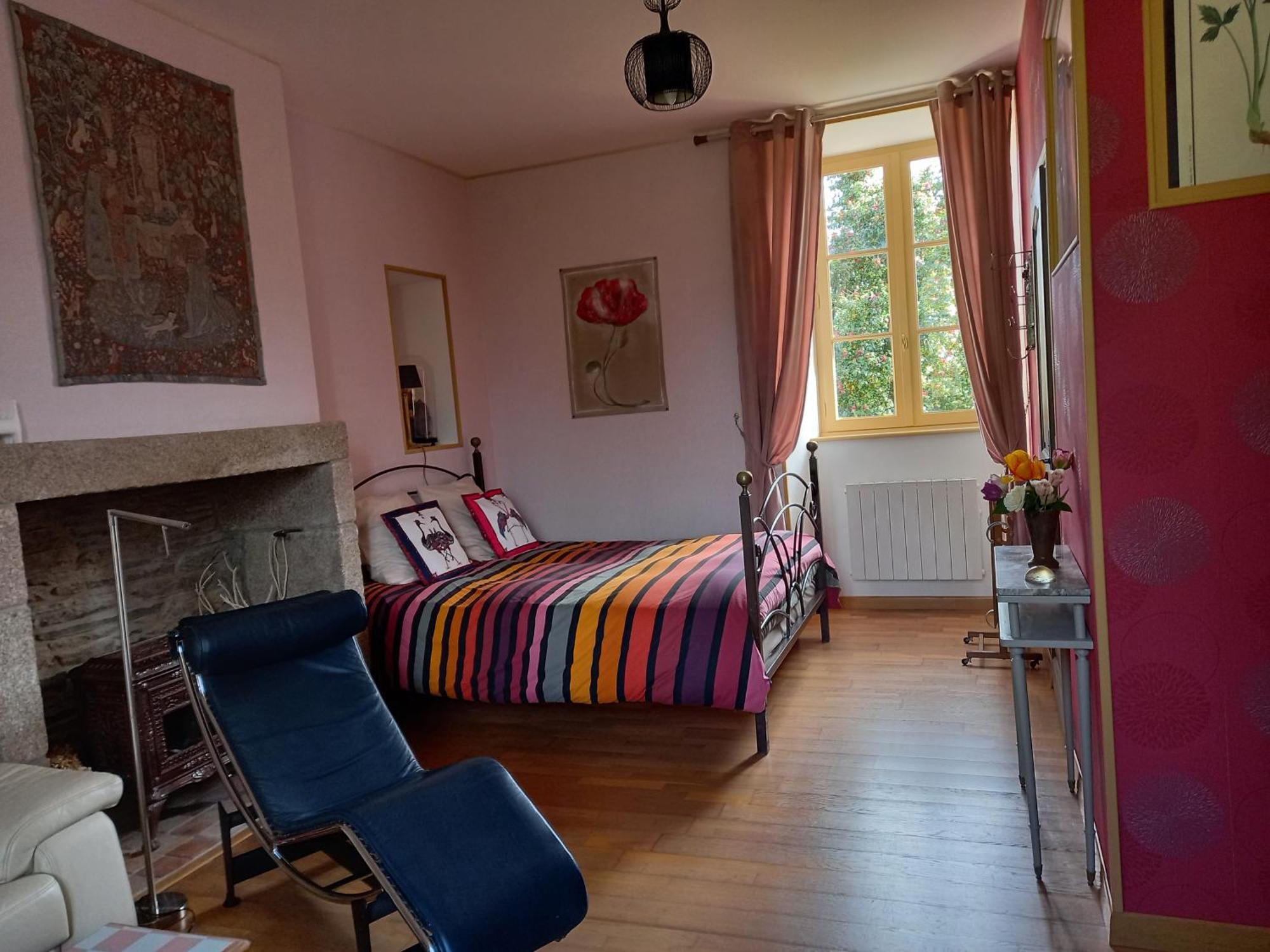Bed and Breakfast Le Petit Manoir Isigny-le-Buat Exterior foto